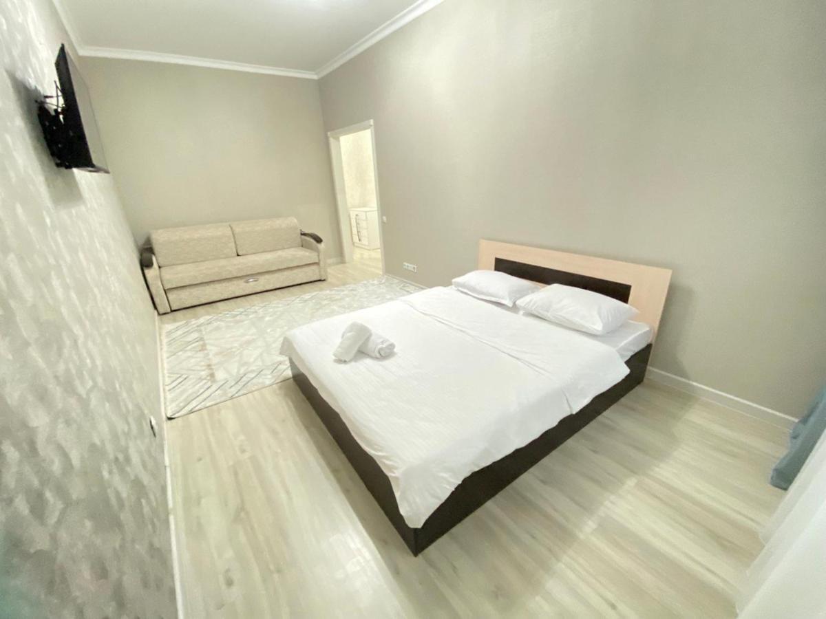 Whitehome In Panorama Park Nur-Sultan  Exterior photo